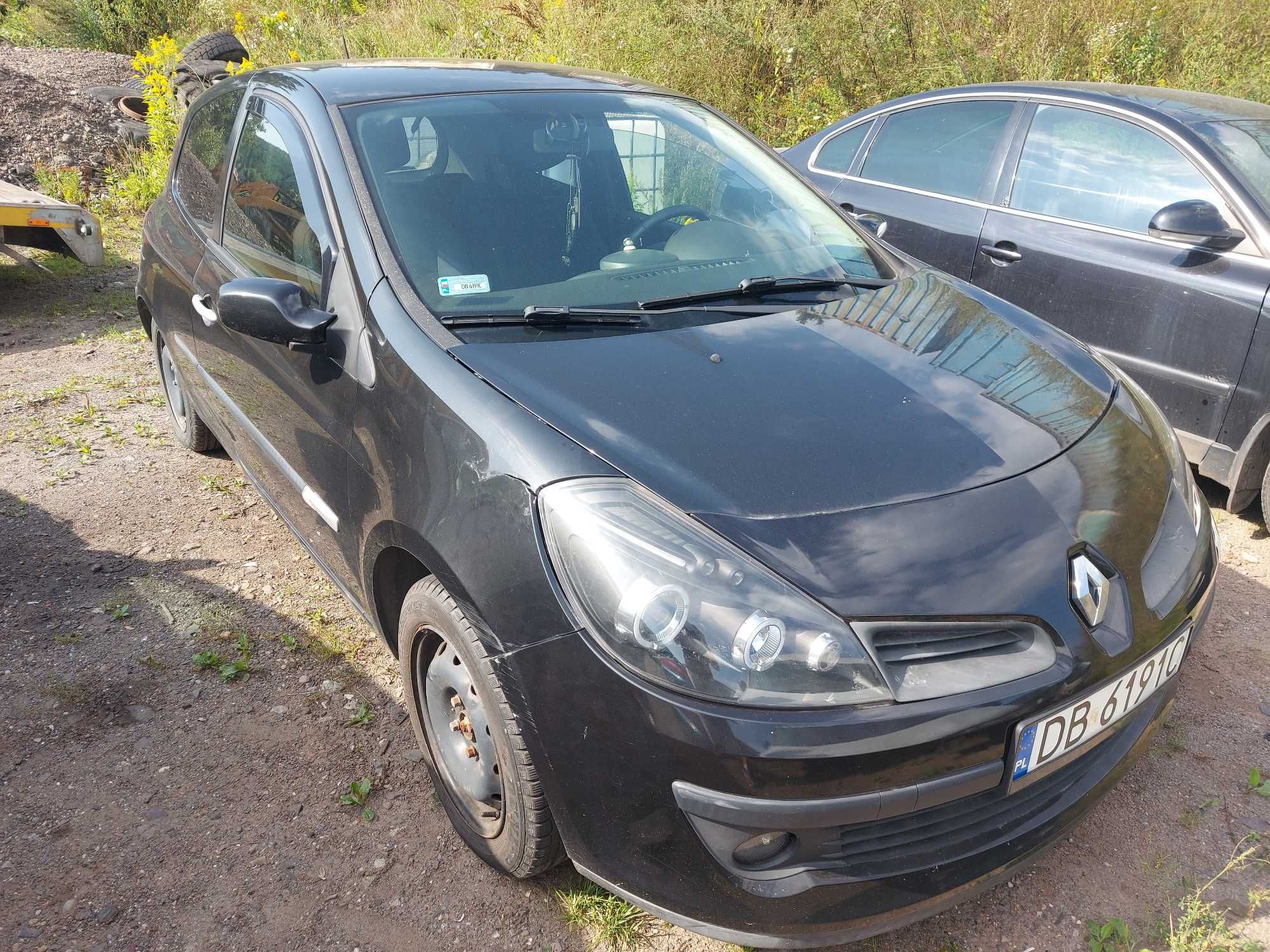 Renault Clio III 3 NV676 maska przednia FV części/transport/dostawa