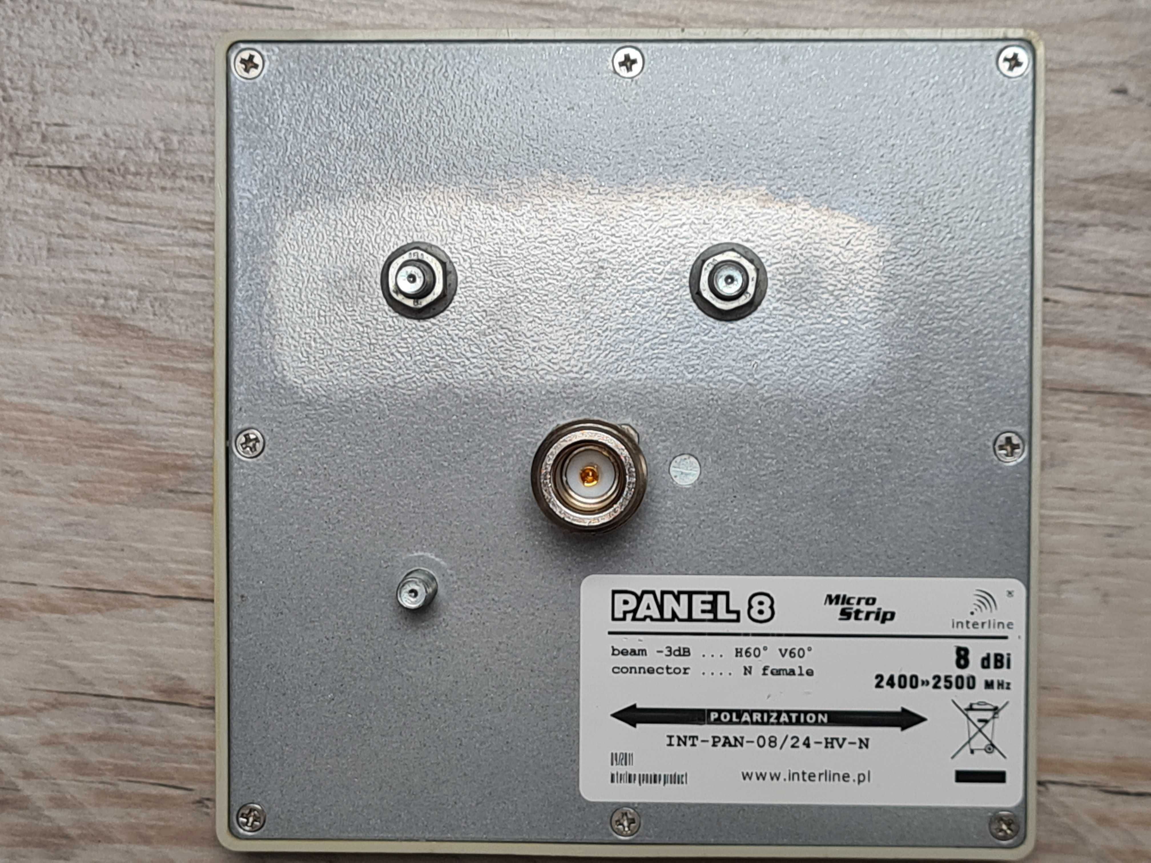 Interline Panel 8 - kierunkowa antena panelowa 8dbi 2,4GHz