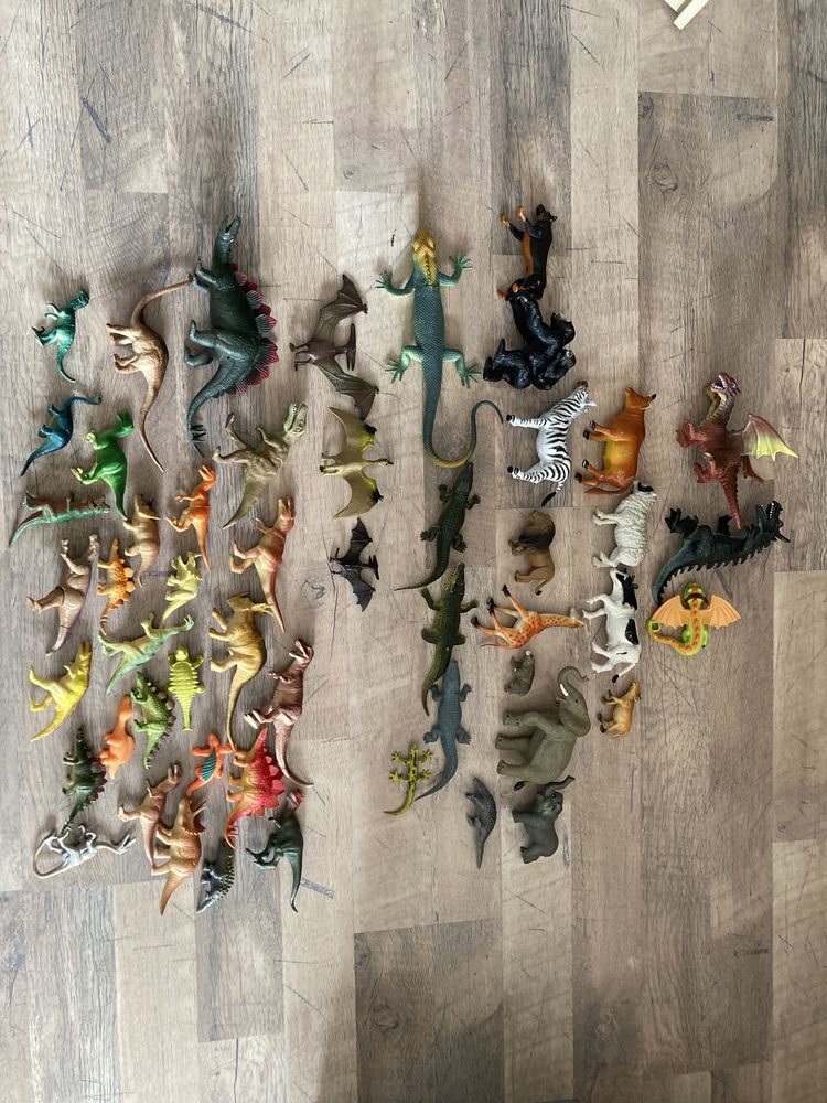 Figurki dinozaury smoki