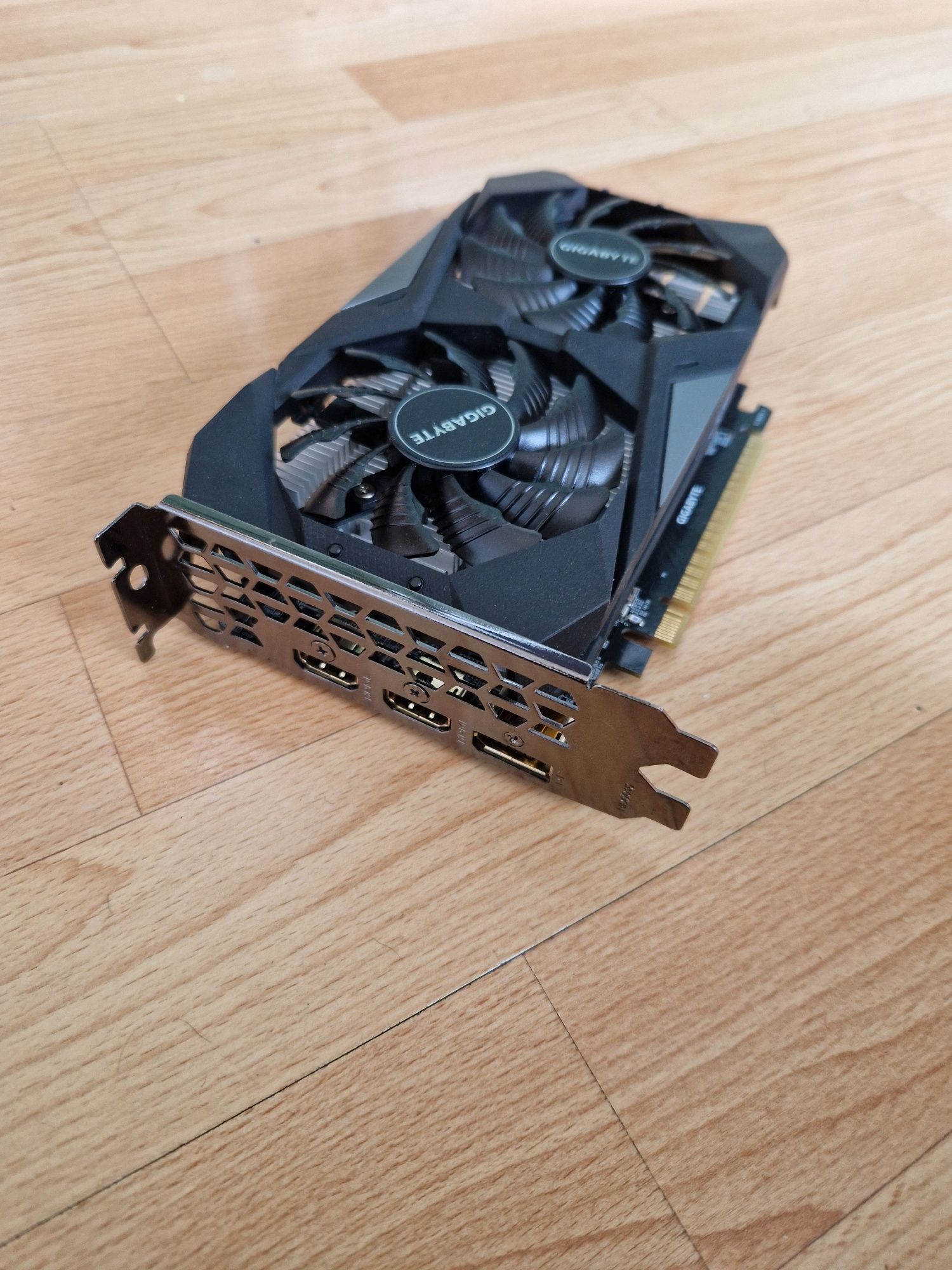 GIGABYTE GTX 1650 4GB 128BIT GDDR5 Відеокарта в гарному стані
