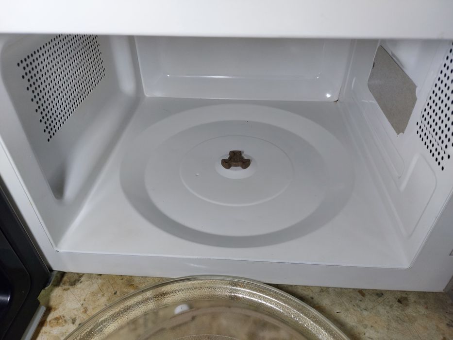 Микроволновка Liberton