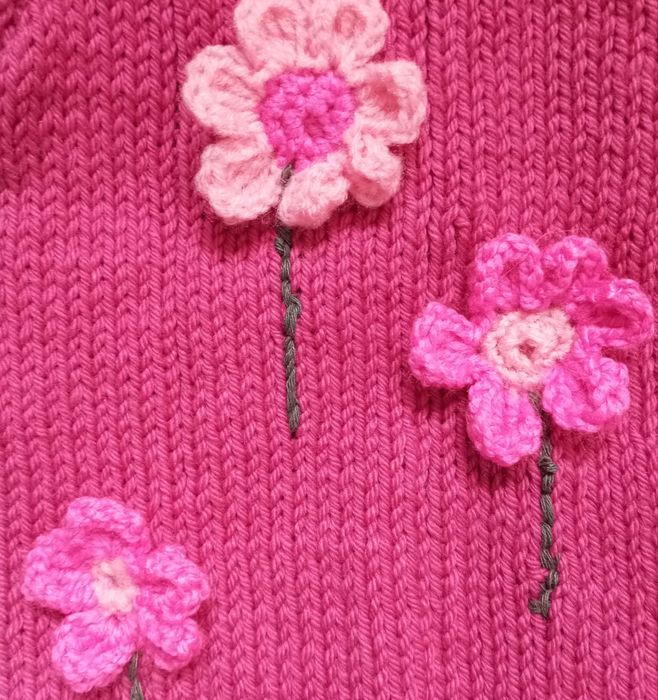 Robiony na drutach pulowerek 2-3 lata