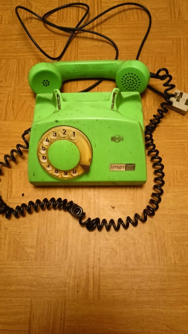 Telefon retro stylowy.