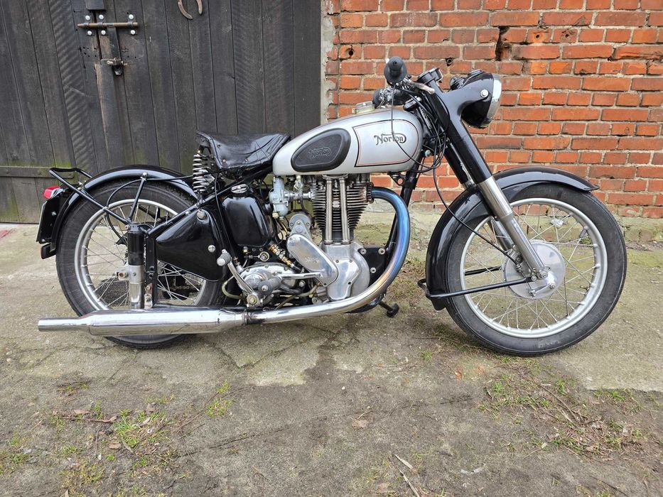 Norton ES2, rok 1952, pojemność 500cm3.  Świetny stan.