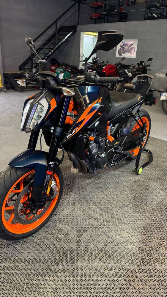 KTM 890 Duke R 2022