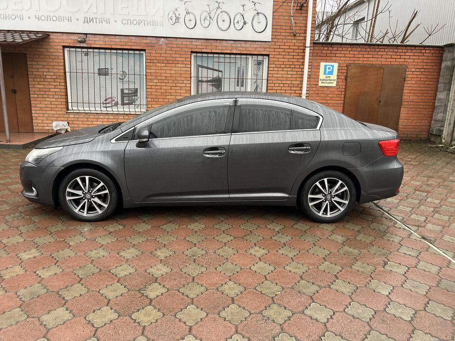 Продам Тойоту Авенсіс 2.0 АВТОМАТ не фарбована