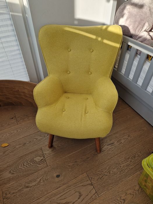 Dzieciecy fotel uszatek żółty tkanina stan bardzo dobry