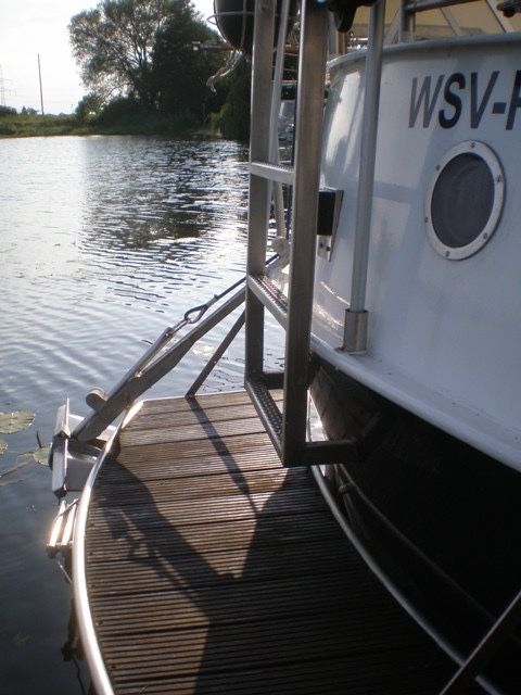 Łódź motorowa holenderska Tjeukemeer 10m długa 3m szeroka.