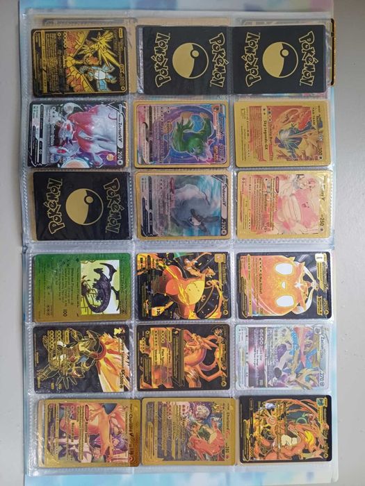 Klaser i 270 kart złotych, srebrnych , granatowych Pokemon