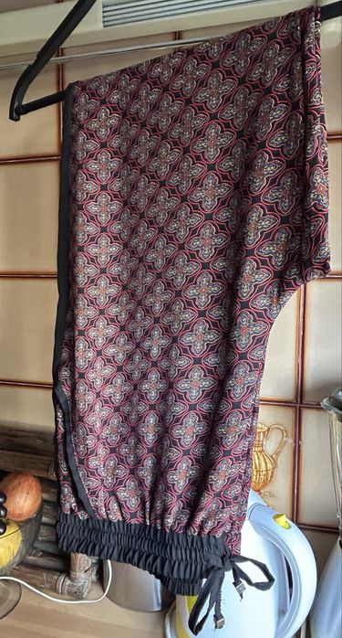 Calças fluidas multicolor