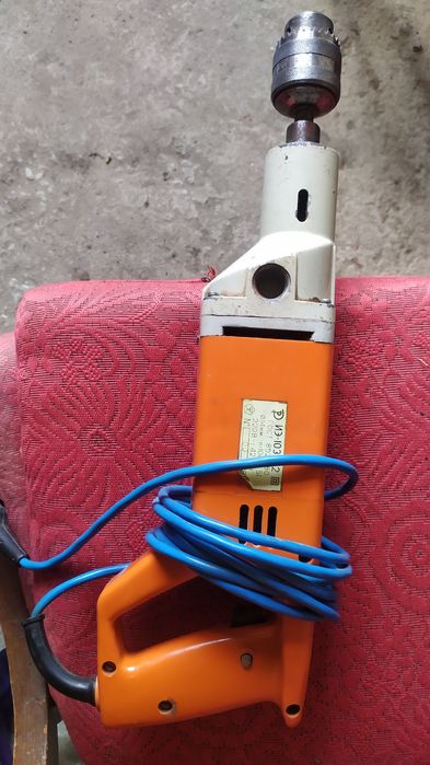 электрическая дрель