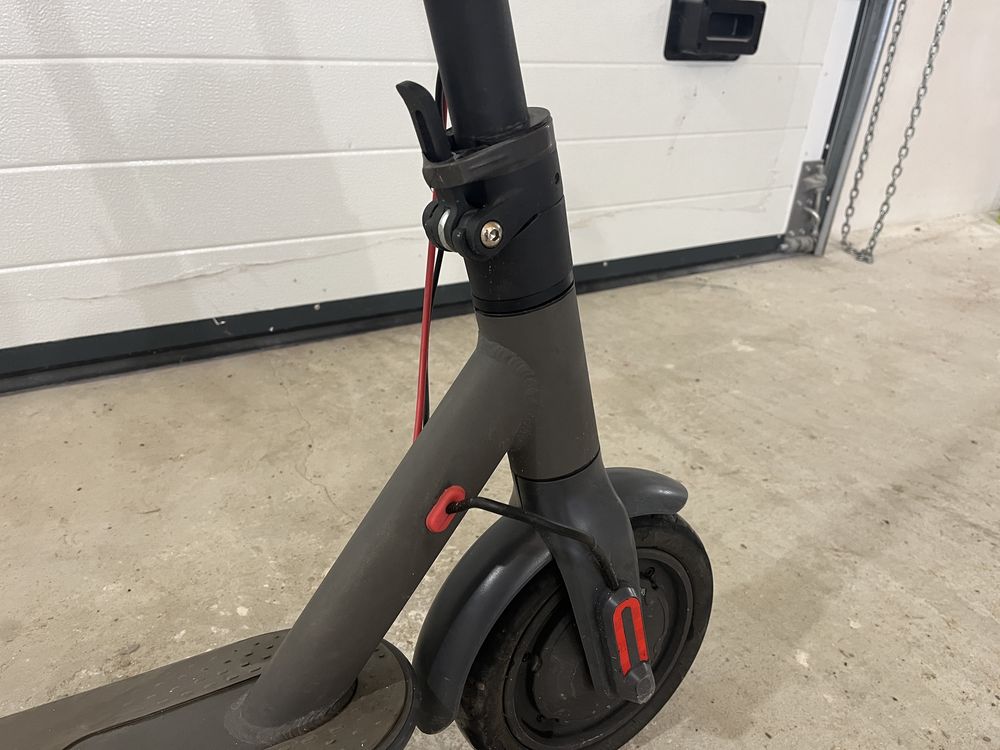 Продам електросамокат Kuggo M365 Pro