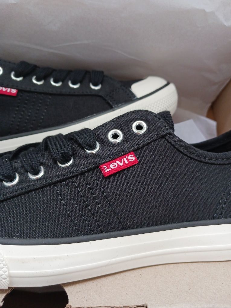 Sapatilhas Levi's Novas