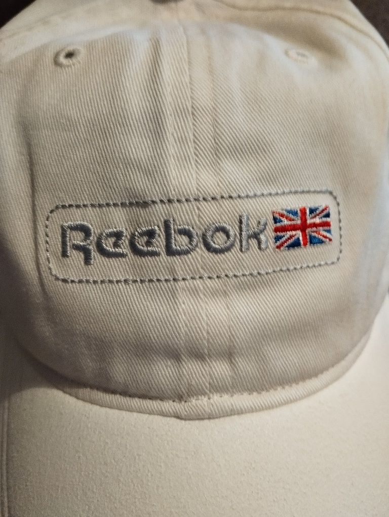 Sprzedam czapeczkę z daszkiem damska firmy Reebok