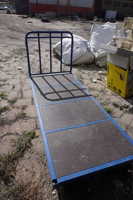 Wózek platformowy Variofit 1,2t 1 burtą sw-2002 - RAL 5010 niebieski
