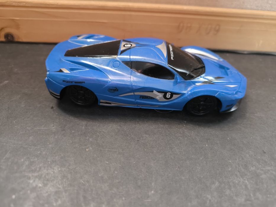 Carro de corrida azul

- Carro de corrida em m