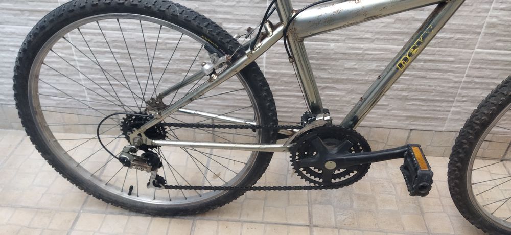 Bicicleta BTT antiga.