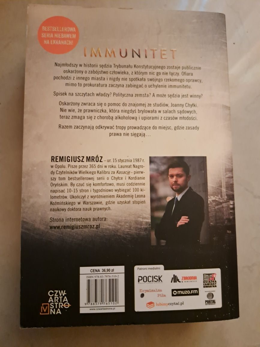 Książka thriller Remigiusz Mróz " Imunitet "