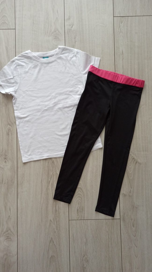 Zestaw biała koszulka + legginsy.