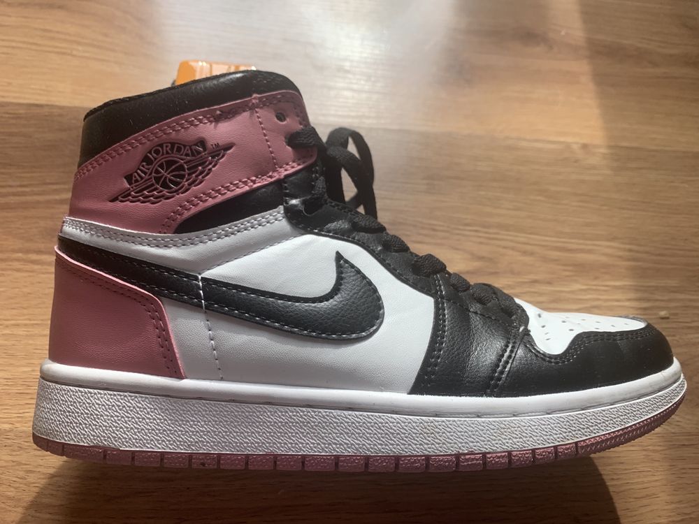 Buty Nike Air Jordan 1 Mid r. 38 Kolor: Biało-Różowo-Czarny