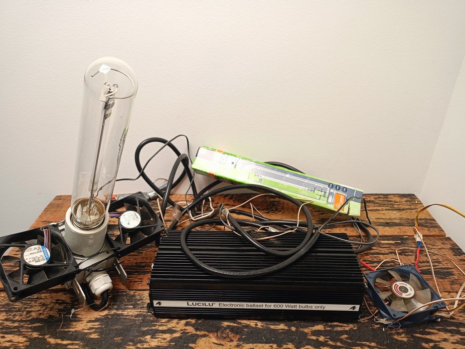 Klimatyzator do uprawy sadzonek ze światłem