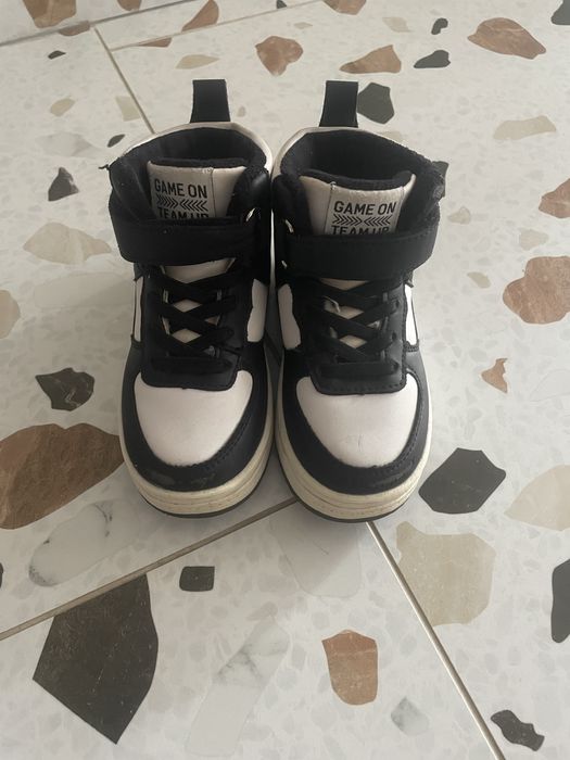 Зимові кросівки на хлопчика