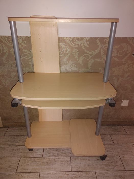 Компютерний письмовий стіл