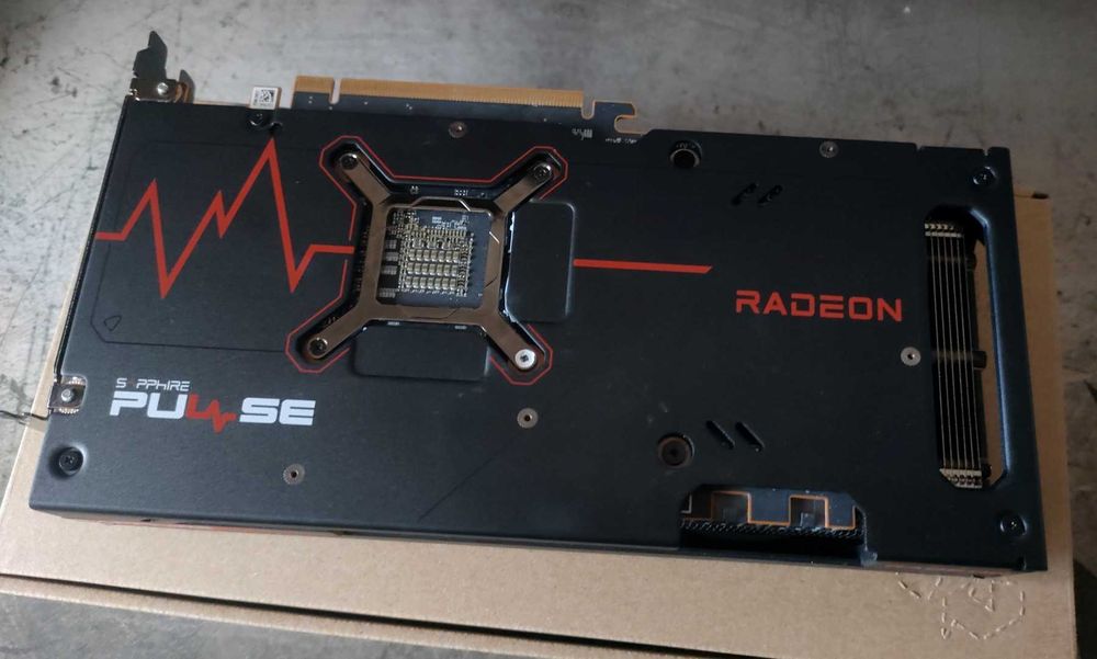 Placa Gráfica AMD 7600XT 16GB