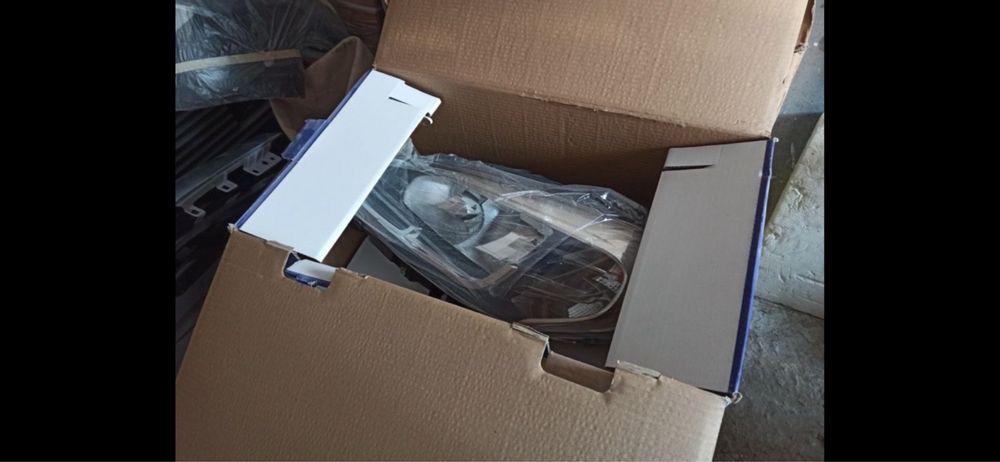 Освітлення мото фара Fiat Doblo Opel Combo Dodge Ram VanPromaster City