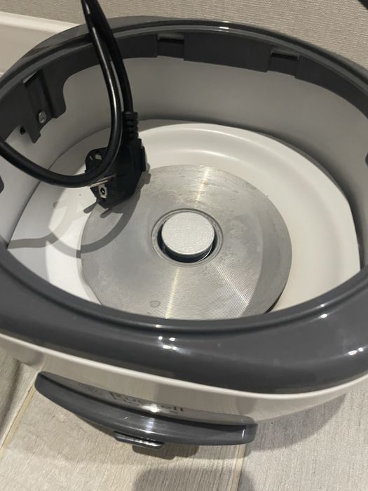 Рисоварка Russell Hobbs