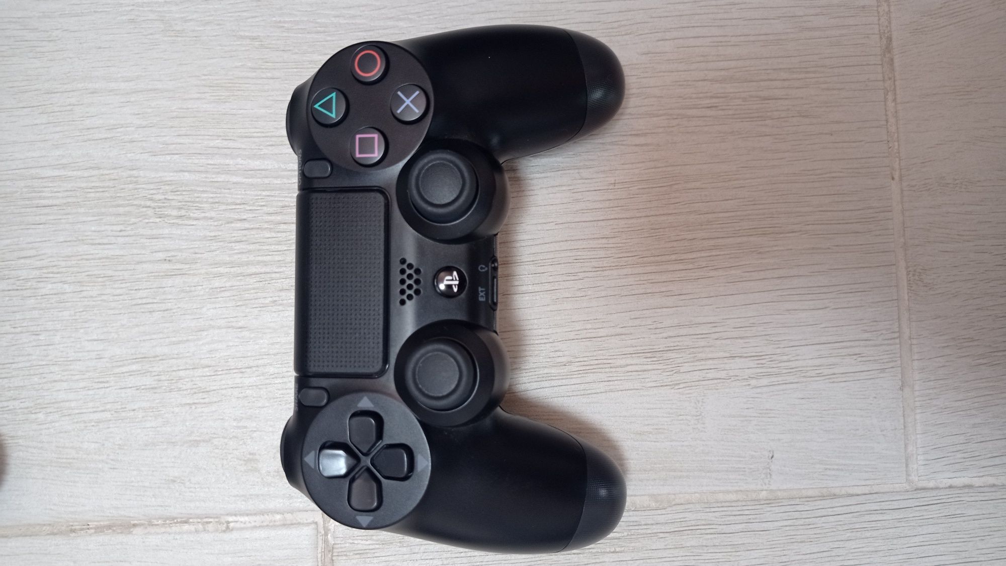 Продам PS4 Slim в чудовому стані