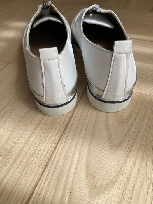 Балетки, туфлі, кеди