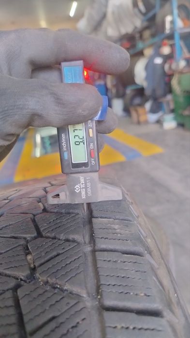 Шини б/у BRIDGESTONE Япония