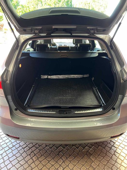 Toyota Avensis SW 2.0D LUXURY + NAVI 2013