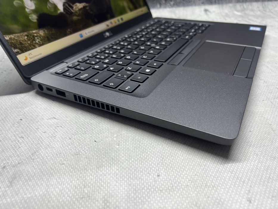 Dell Latitude 5400 / i5 8365u 4.1GHz / 12GB DDR4 / 256SSD / 14FHD /W11