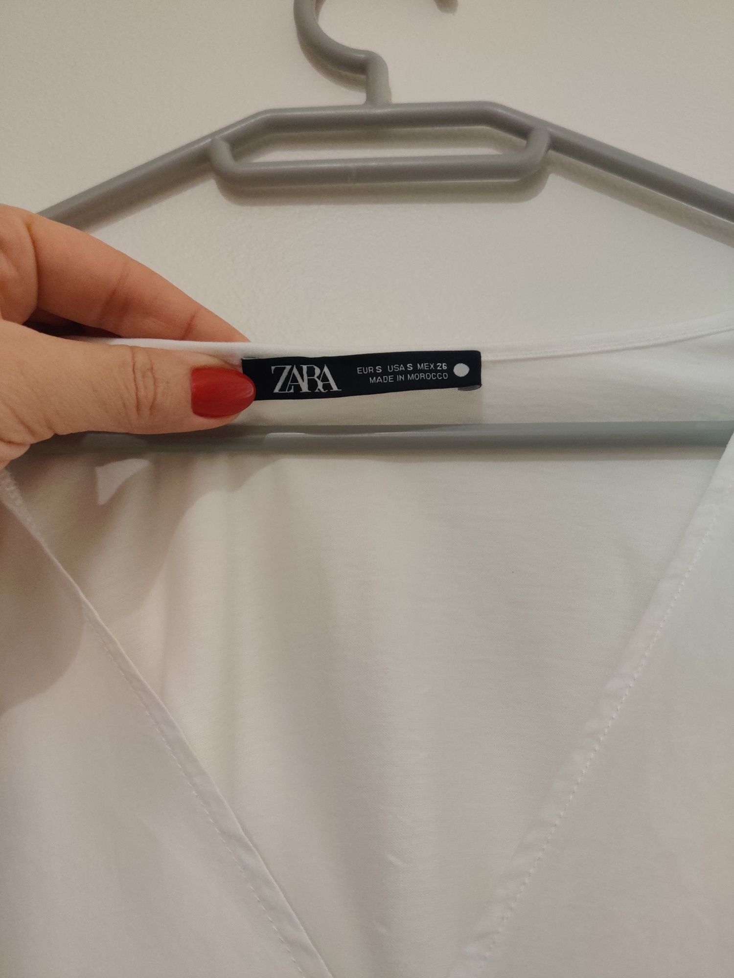 T-shirt Zara, mangas com laços