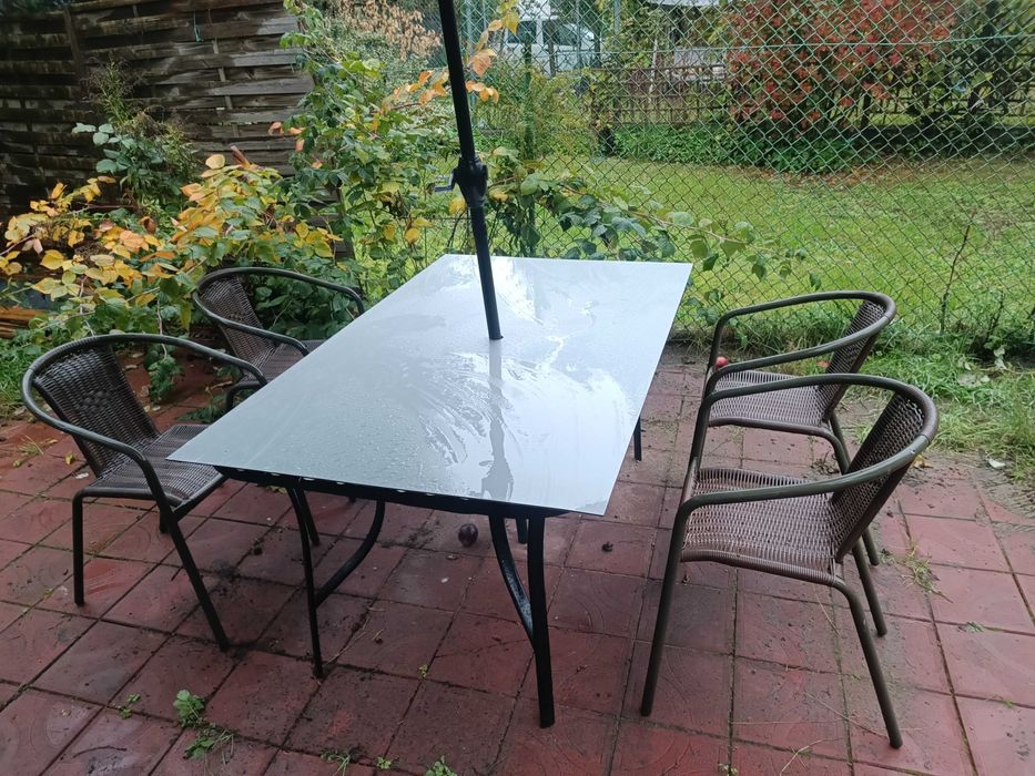 Stół Ogrodowy 152 cm długość 92 cm gł. z 4 krzesłami i Dużym Parasolem