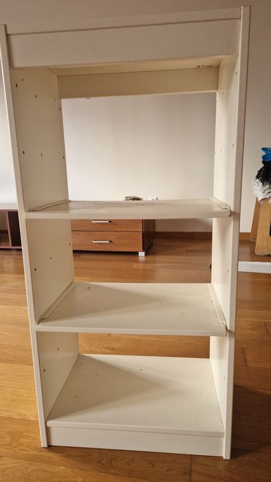 Estante IKEA com 2 prateleiras