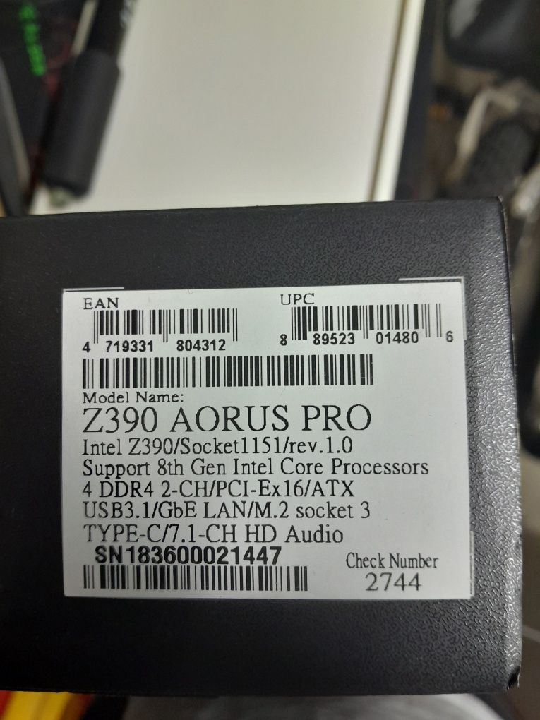 Motherboard na caixa
