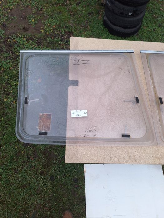 Szyba przyczepy kempingowej coachman/ abbey lat 90