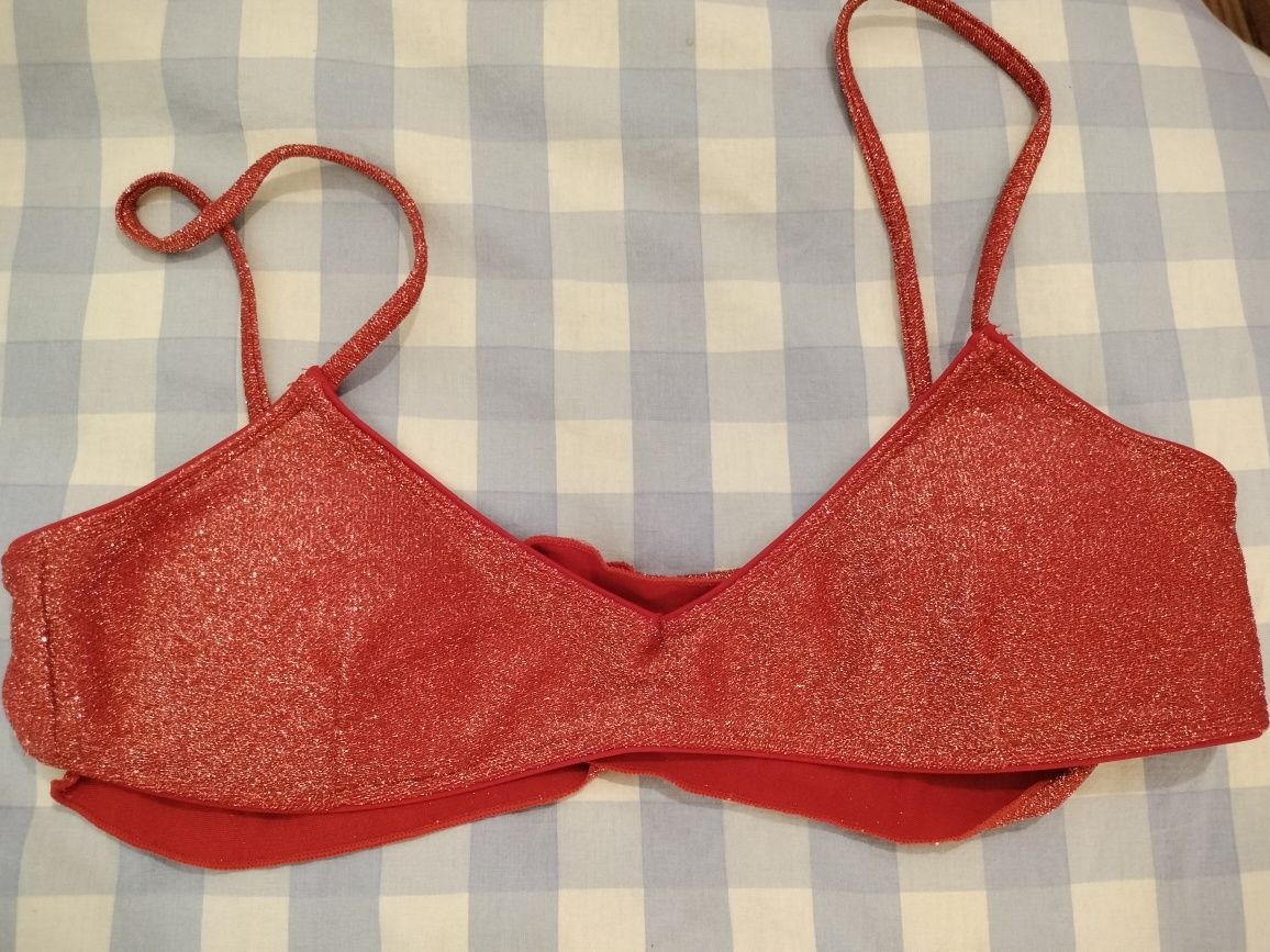 Biquíni vermelho brilhante novo
