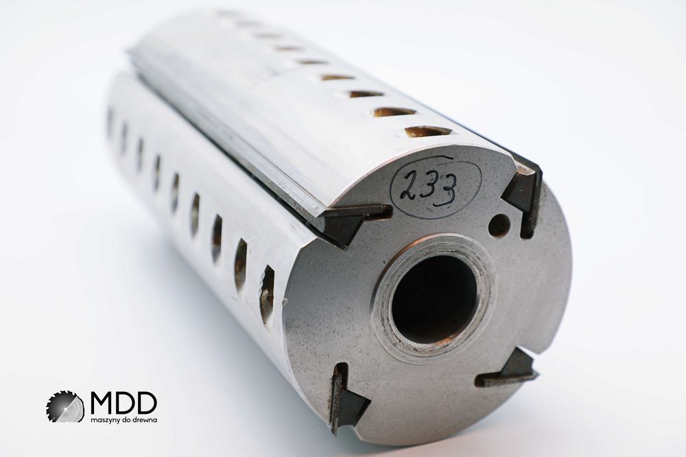 A233. Głowica aluminiowa 135x300x40 Z4