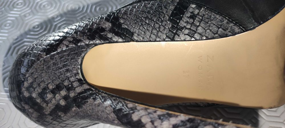 Sapato Sra. em pele da Zara N°37