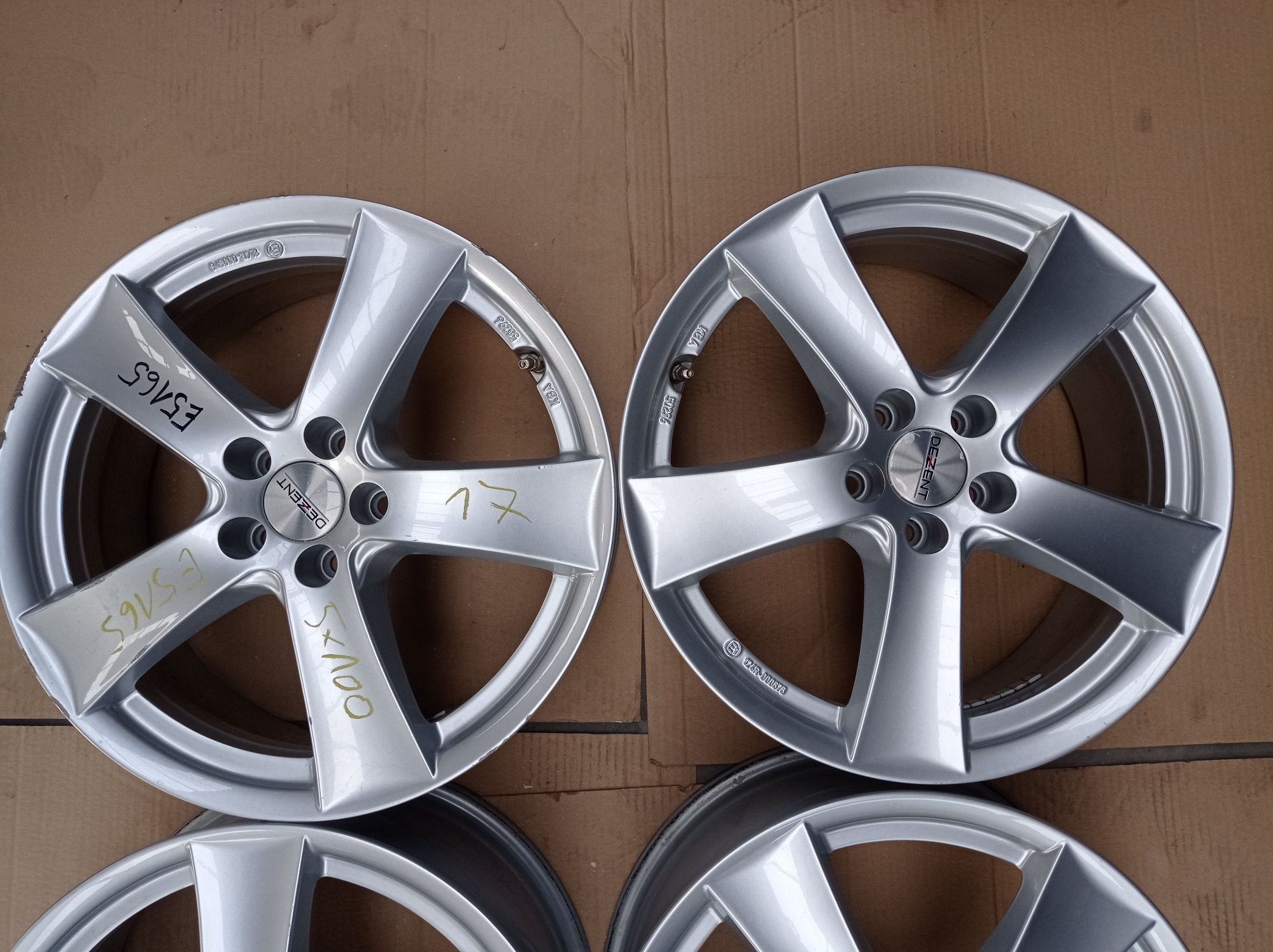 Alufelgi Felgi Aluminiowe  r17 5x100 Audi VW skoda Dezent et51