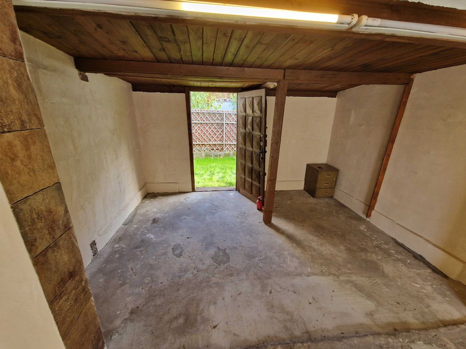 Garaż 32m2 z kanałem i ogródkiem!