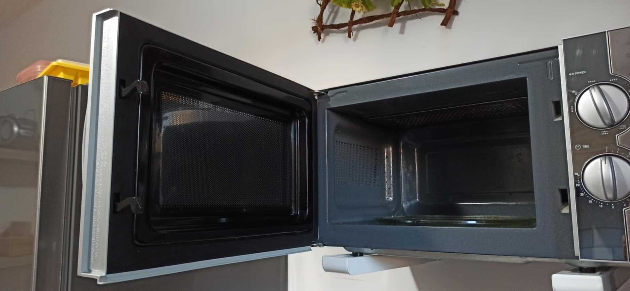 Mikrofala mikrofalówka Kuchenka mikrofalowa zelmer od ręki srebrna