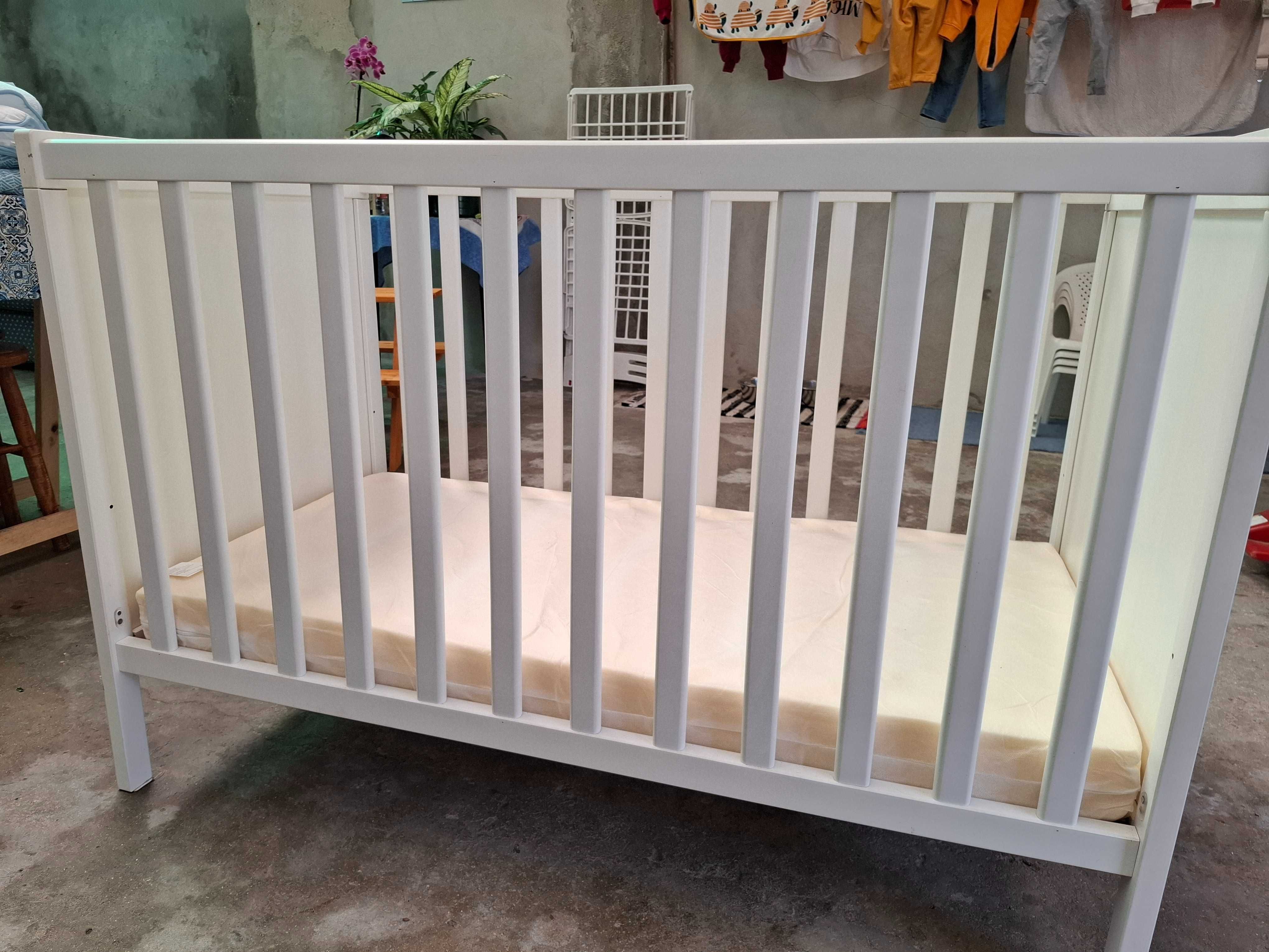 Berço de bebé ikea