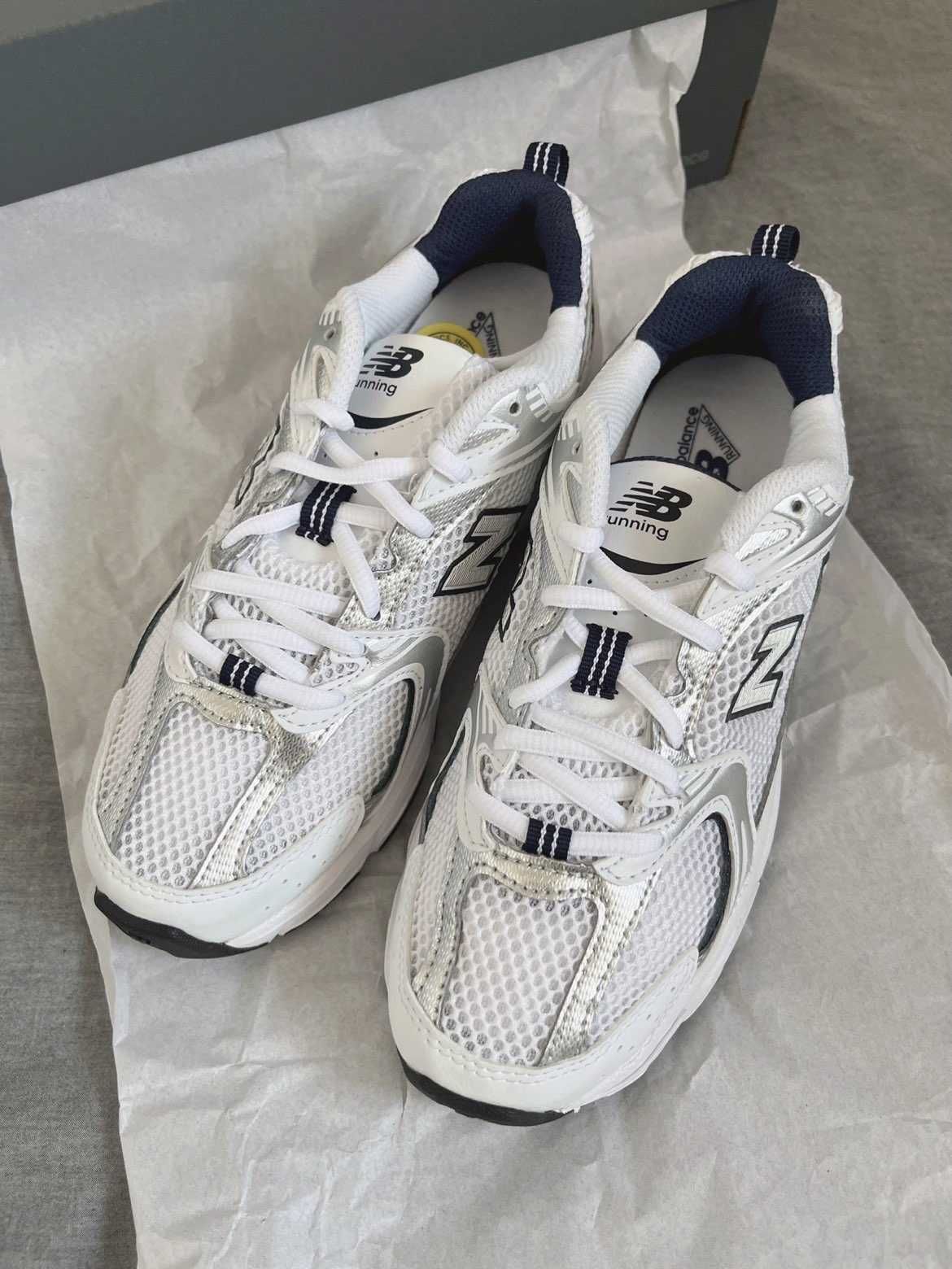 Buty/New_Balance_530/damskie i męskie_WhiteSilver Navy/Rozmiar EU.39.5