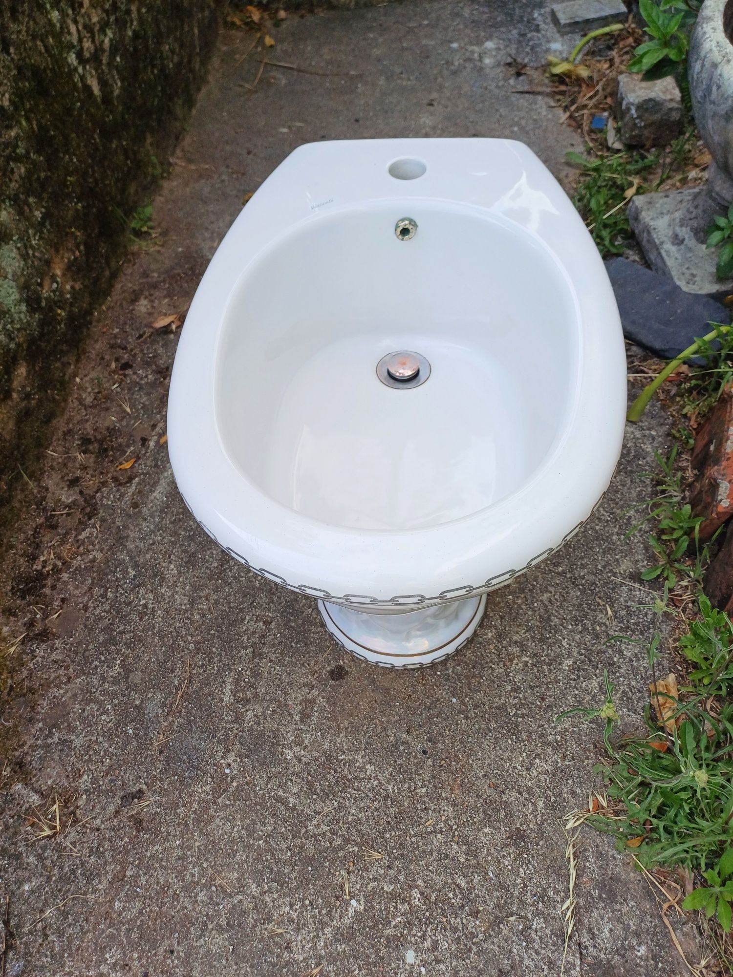 Bidé em bom estado