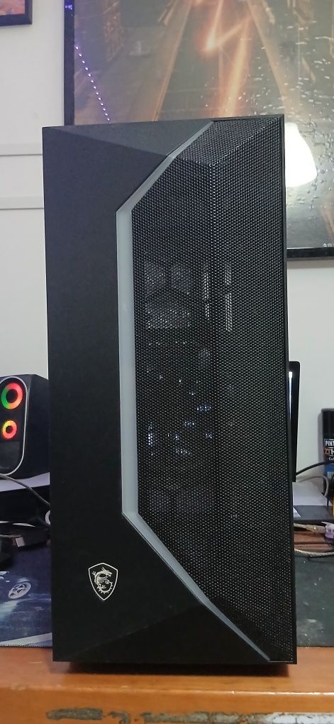 PC MSI Mag Vampiric 100R – COMO NOVO, SEM USO